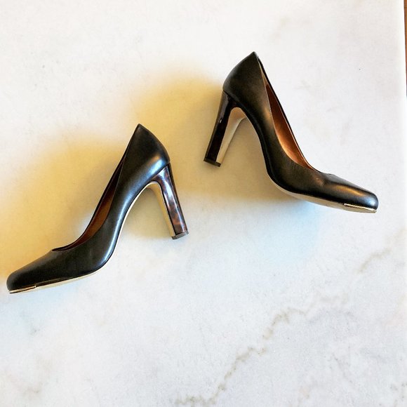 Banana Republic black leather pump high heel shoes (size 10) - Picture 5 of 12